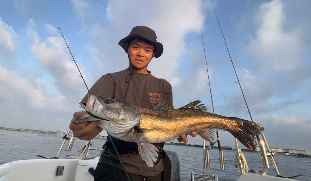 夏の三河湾 ボートシーバス攻略 | Megabass-メガバス